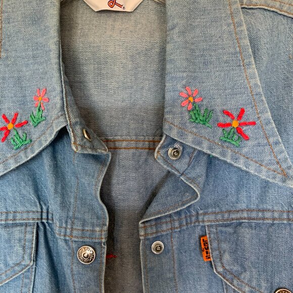 Levi’s Vintage Denim Jacket with Embroidery - Picture 3 of 6